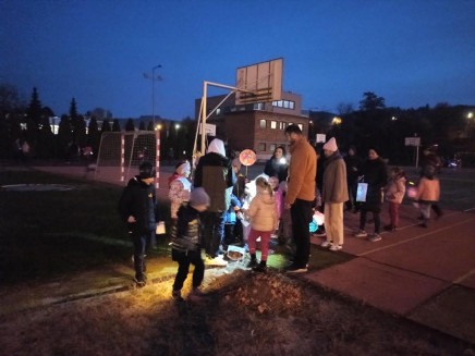 8FFC0BA2-FA7A-4B78-B6E8-84A1A1270E26