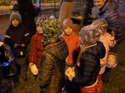 B7954B18-0470-4203-97A7-D6CA02DB2567